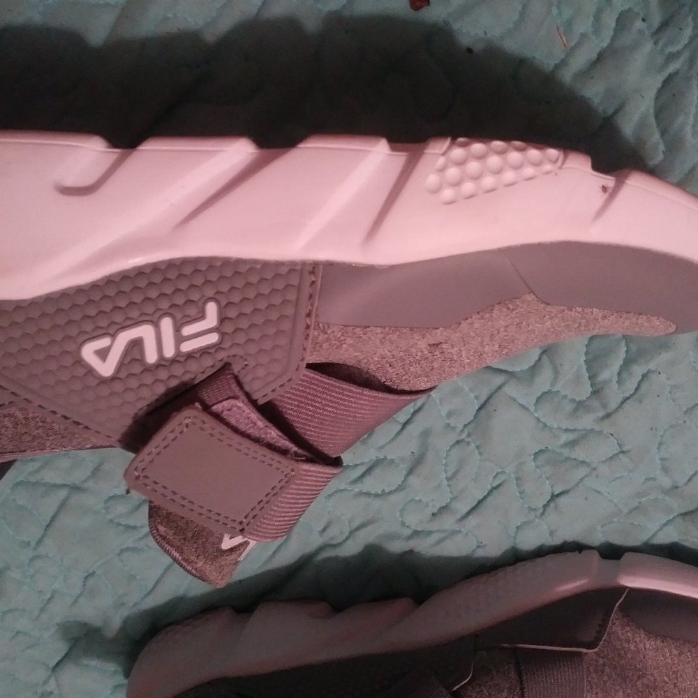 Womens Fila shoe